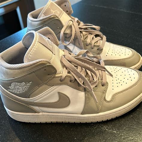 Air Jordan 1 Mid College Grey Also Called Linen Gem