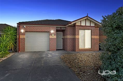 1 7 Harrington Drive Melton West YPA Estate Agents