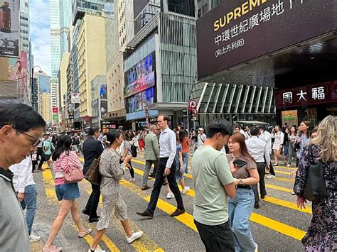 港府：各輸入人才計劃收約16萬宗申請 逾10萬獲批 On Cc 東網 Line Today