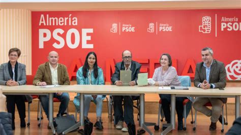 Germ N P Rez Ben Tez Dona Dos Libros De Gil Albert Y De Rafael Alberti