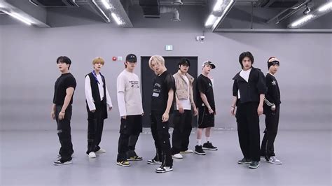 Mirrored 스트레이키즈 Stray Kids 특 S Class 안무영상 안무 거울모드 Dance Practice