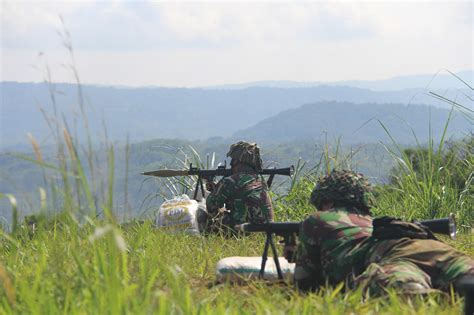 Danpasmar 1 Tinjau Latihan Brigif 1 Marinir Dalam Latihan Menembak RPG