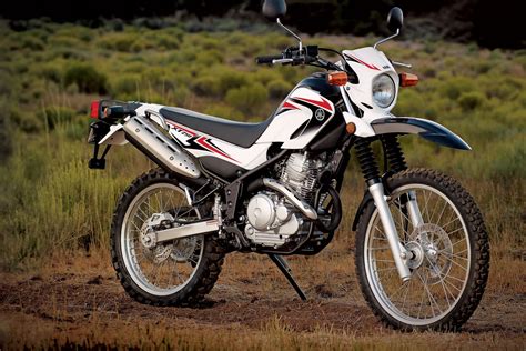 Yamaha Motorcycle Pictures: Yamaha XT250 - 2011