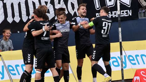 Fu Ball Regionalliga Bayern Heimspiel Des Sv Wacker Burghausen Gegen