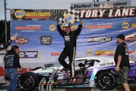 Long Awaited Todd Owen Wins Sk Modified Feature At Stafford Speedway