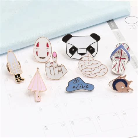 Broches De Dessin Animé En Émail Pantoufles Panda Vestes De Cerveau À