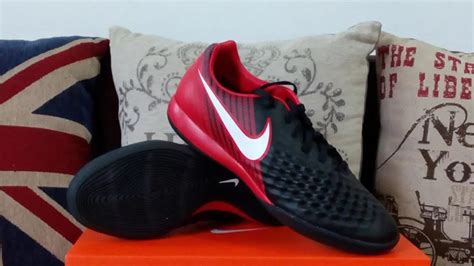 5 Pilihan Sepatu Futsal Nike Dengan Harga Di Bawah Rp1 Juta BukaReview