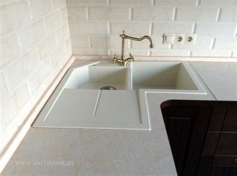 Угловая мойка из искусственного камня