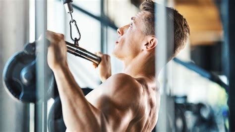 Standing Lat Pulldown: Benefits And How To Do It Correctly