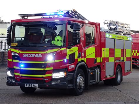 Leicestershire Fire Rescue Service Scania P Fj Flickr