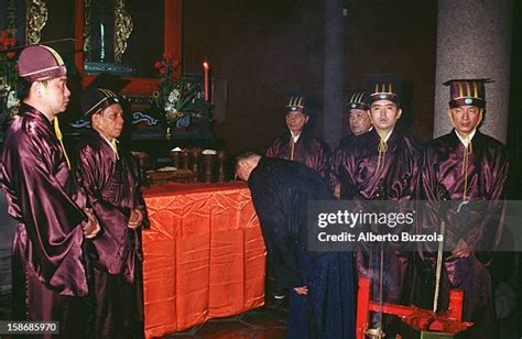 112 Confucius Birthday Celebration In Taipei Stock Photos, High-Res ...