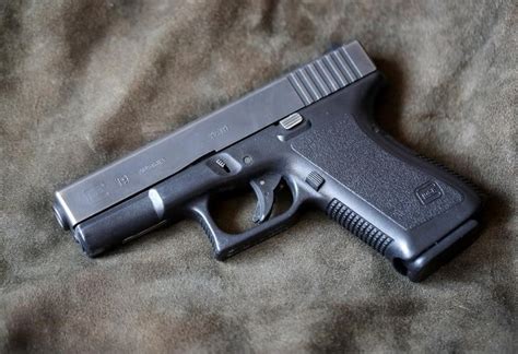 City of Chicago sues Glock over 'ease' of machine gun conversion | Reuters