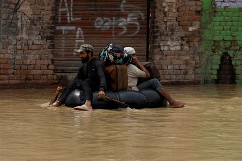 Pakistan Floods Force Tens Of Thousands From Homes Overnight Ibtimes