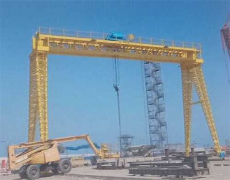 Single Girder Gantry Cranes Ton Maximum Lifting Capacity Yellow