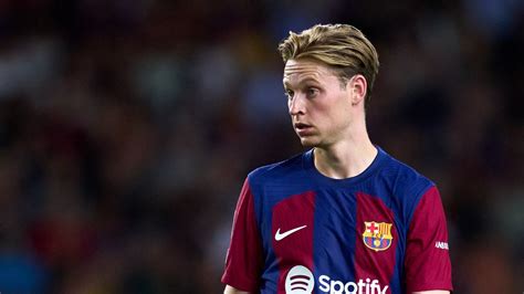 Frenkie De Jong Was Very Upset With Barcelona Chiefs After Failed Man