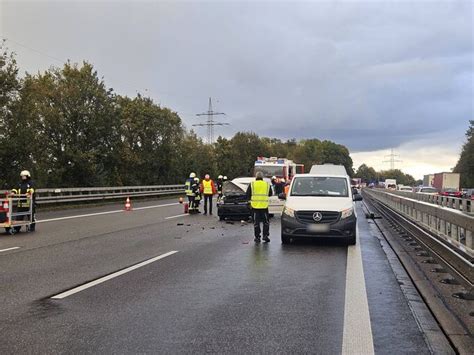 Tiefstehende Sonne und Regen 17 Unfälle mit über 80 Fahrzeugen auf A81