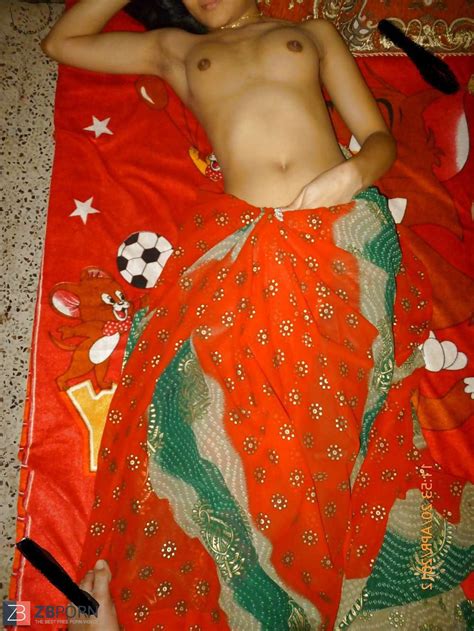 Gujarati Bhabhi In Sharee So Super Hot ZB Porn