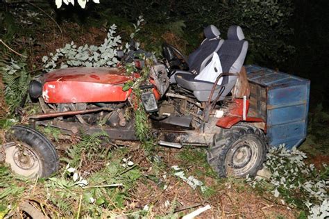 Tragiczny Wypadek W Powiecie Tarnowskim Traktor Stoczy Si Ze