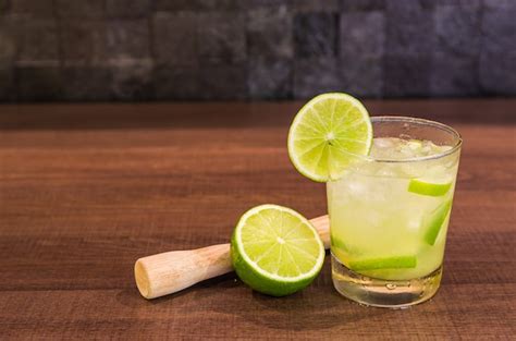 Caipirinha Bebida Alcoh Lica Tradicional Brasile A Bebida T Pica