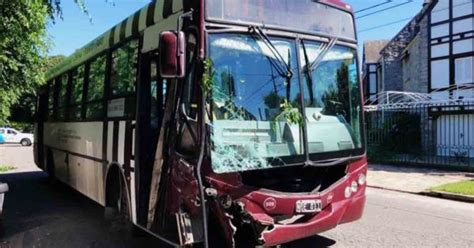 Una Mujer Herida Tras Un Choque Entre Un Auto Y Un Colectivo Noticias