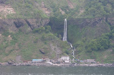 Shiretoko Waterfalls - World of Waterfalls