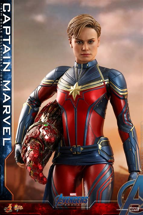 Hot Toys Avengers Endgame Captain Marvel Figures