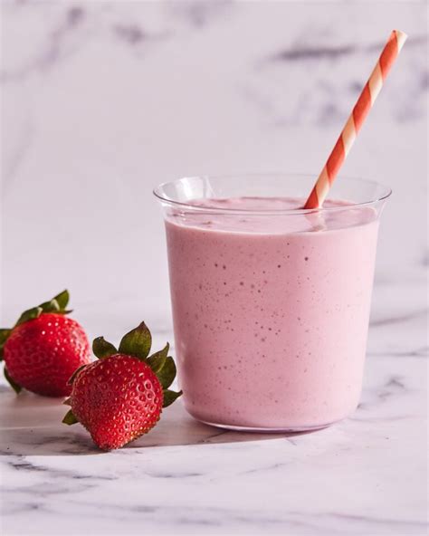 Poppy's Pink Smoothie - What's Gaby Cooking