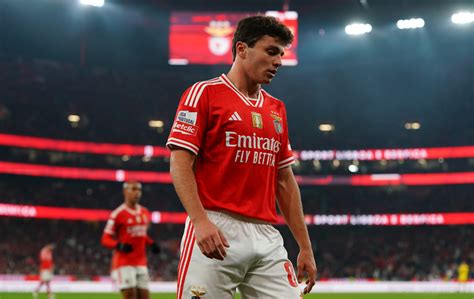 Manchester United inicia tratativas por João Neves do Benfica