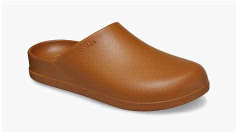 Dylan Clog: The Ultimate Blend Of Comfort And Style By Crocs - IMBOLDN