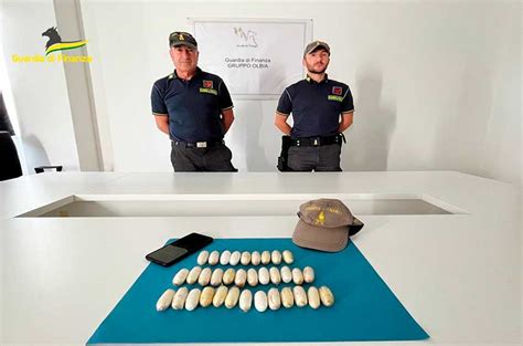 Olbia In Corpo 34 Ovuli Di Cocaina Arrestato Al Porto 26enne