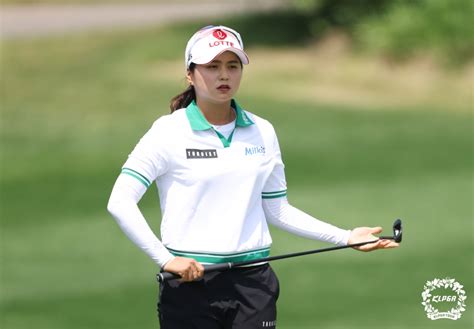 롯데 오픈 2r 2위 최혜진 Lpga서 페어웨이 적중하려다 드라이버샷 자신있게 못해이번주 템포 되찾아 골프경제신문