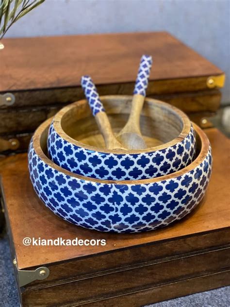 Blue Round Wooden Salad Bowl With Enamel Printing For Home Hotel