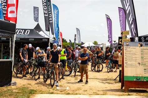 Le salon du Gravel et laventure à vélo Gravel Festival Angers France