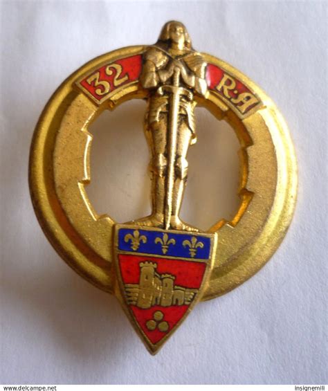 Armée de terre INSIGNE 32 RA REGIMENT D ARTILLERIE DRAGO PARIS H 196