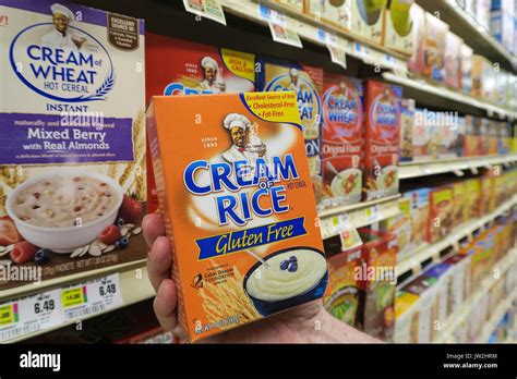 Supermarket Cereal Aisle Hi Res Stock Photography And Images Alamy