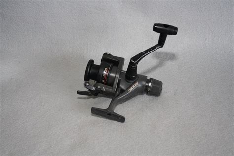 Shimano Ax 2000 Light Action Spinning Reel Must See Condition Ebay