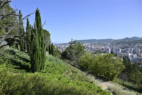 Une vue à 360 degrés sur Clermont Ferrand au parc Montjuzet Clermont