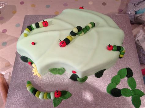 Caterpillar cake | Caterpillar cake, Cake, Desserts