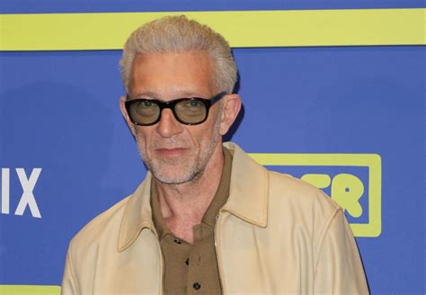 Sami Outalbali que devient le beau gosse français de Sex Education Public