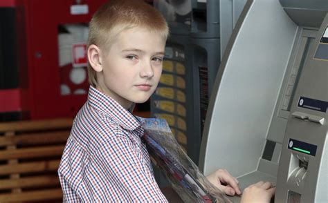 Как правильно научить ребёнка обращаться с деньгами: 6 советов ...