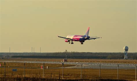 Ryanair I Wizz Air Wznawiaj Loty Mi Dzynarodowe Z Polski Lot Planuje