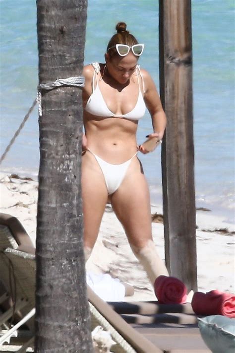 Jennifer Lopez Shows Off Her Bikini Body In Turks And Caicos BootymotionTV