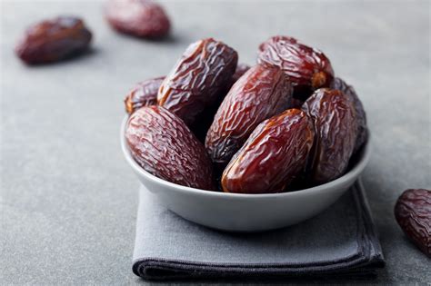 The Top Health Benefits Of Dates And Date Nutrition Facts