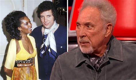 Tom Jones Left Late Singer Starstruck Amid Romance As Legend Refused