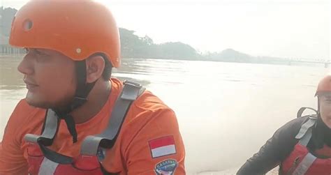 Tim Sar Terus Lakukan Pencarian Korban Tenggelampeserta Mtq Di Sungai