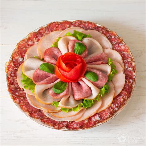 Мясная нарезка на новогодний стол - пошаговый рецепт с фото на Готовим дома