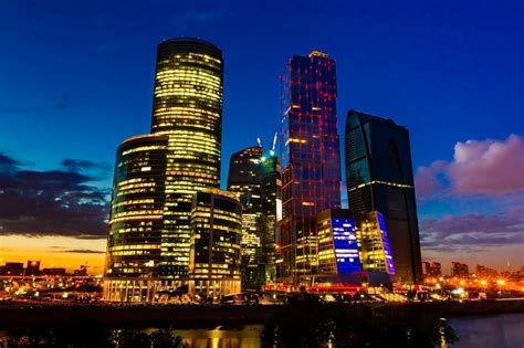 Учимся снимать потрясающие фотографии ночного города