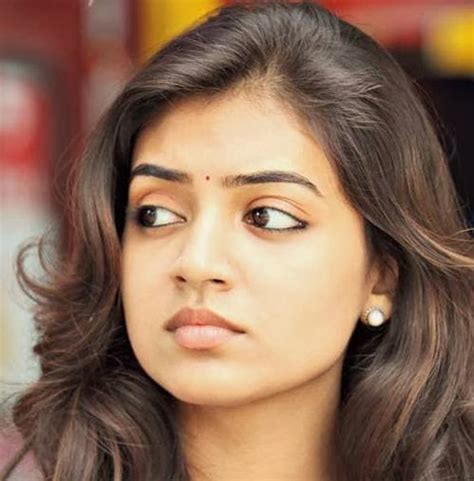 ACTRESS IMAGES WALLPAPERS STILLS NAZRIYA NAZIM HOT SEXY PICS NAZRIYA NAZIM HOT CLEAVAGE SHOW
