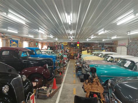 Spotlight USA: Come to This Pizza Joint for the Homemade Sauce, Stay