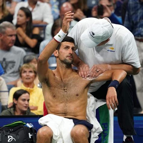 US Open Novak Djokovic doit faire avec une épaule douloureuse L Équipe